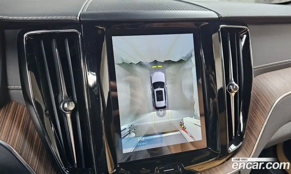 Volvo XC60 2022 2.0 Автомат в Москве № 392053, фото 15