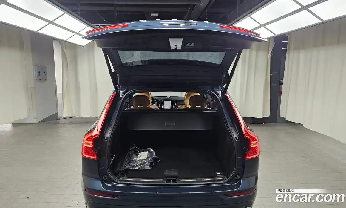 Volvo XC60 2022 2.0 Автомат в Москве № 392053, фото 20