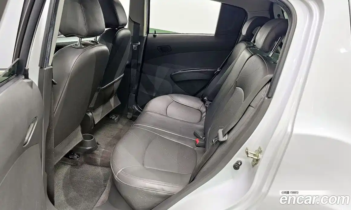 Chevrolet Spark 2013 1.0 Автомат в Москве № 39936, фото 17