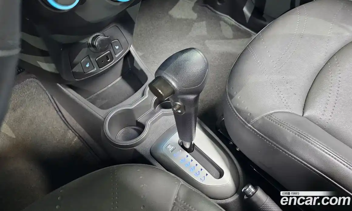 Chevrolet Spark 2013 1.0 Автомат в Москве № 39936, фото 19