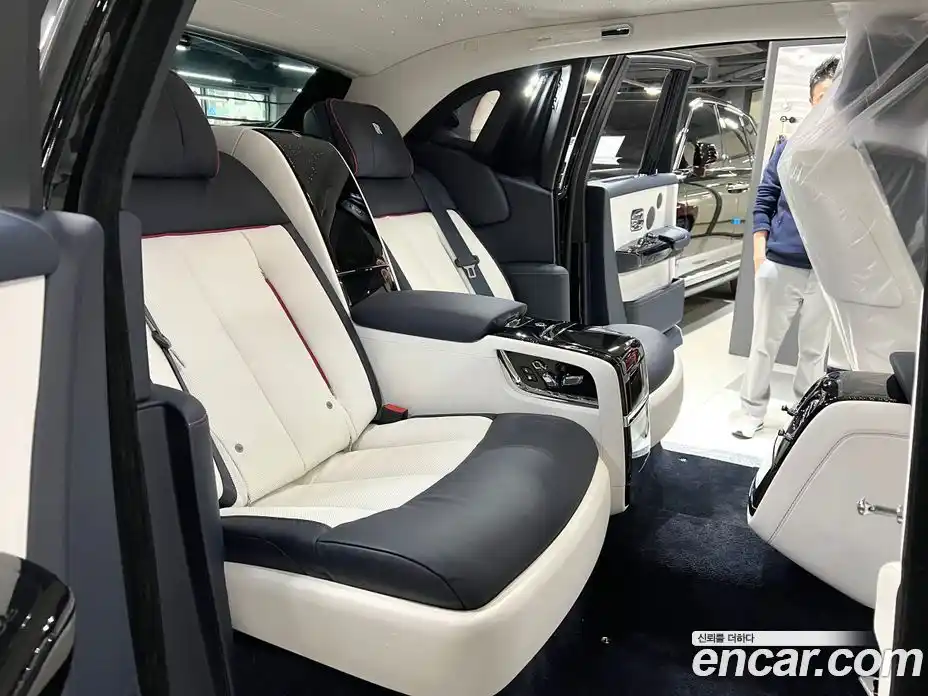 Rolls-Royce Phantom 2023 6.7 Автомат в Москве № 407296, фото 12