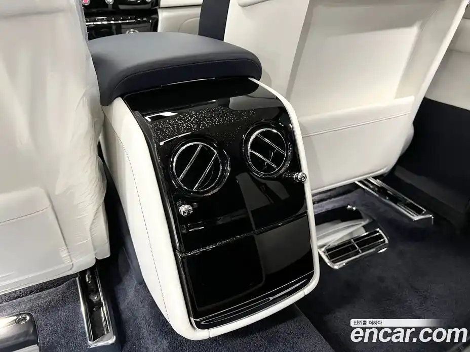 Rolls-Royce Phantom 2023 6.7 Автомат в Москве № 407296, фото 14