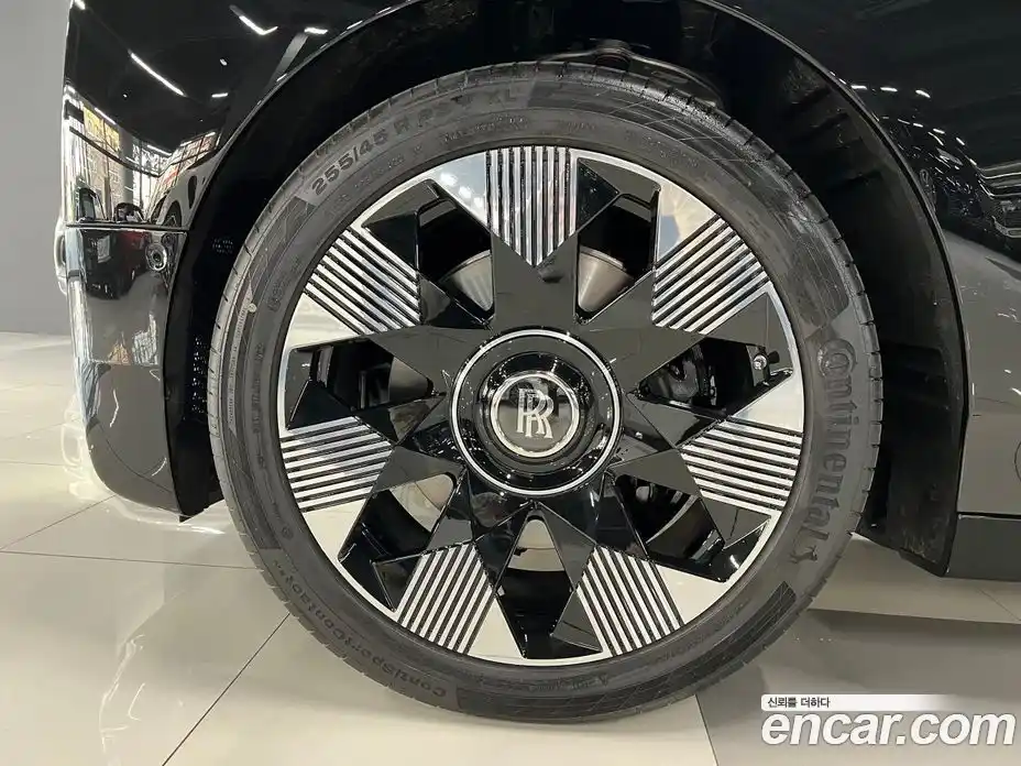 Rolls-Royce Phantom 2023 6.7 Автомат в Москве № 407296, фото 17