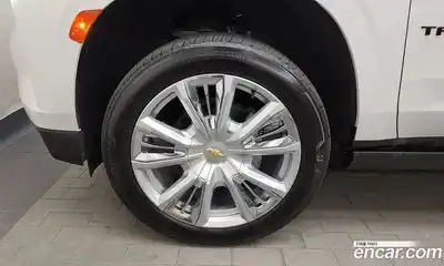 Chevrolet Tahoe 2022 6.2 Автомат в Москве № 42005, миниатюра 5