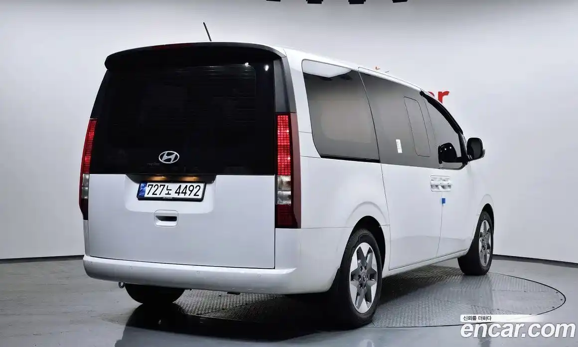 Hyundai Staria 2025 1.6 Автомат в Москве № 48643, фото 1