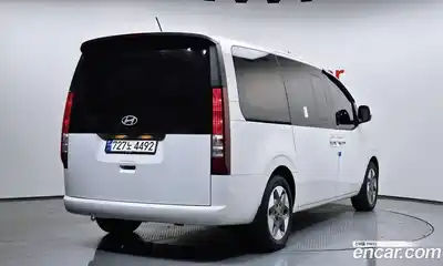 Hyundai Staria, 2025