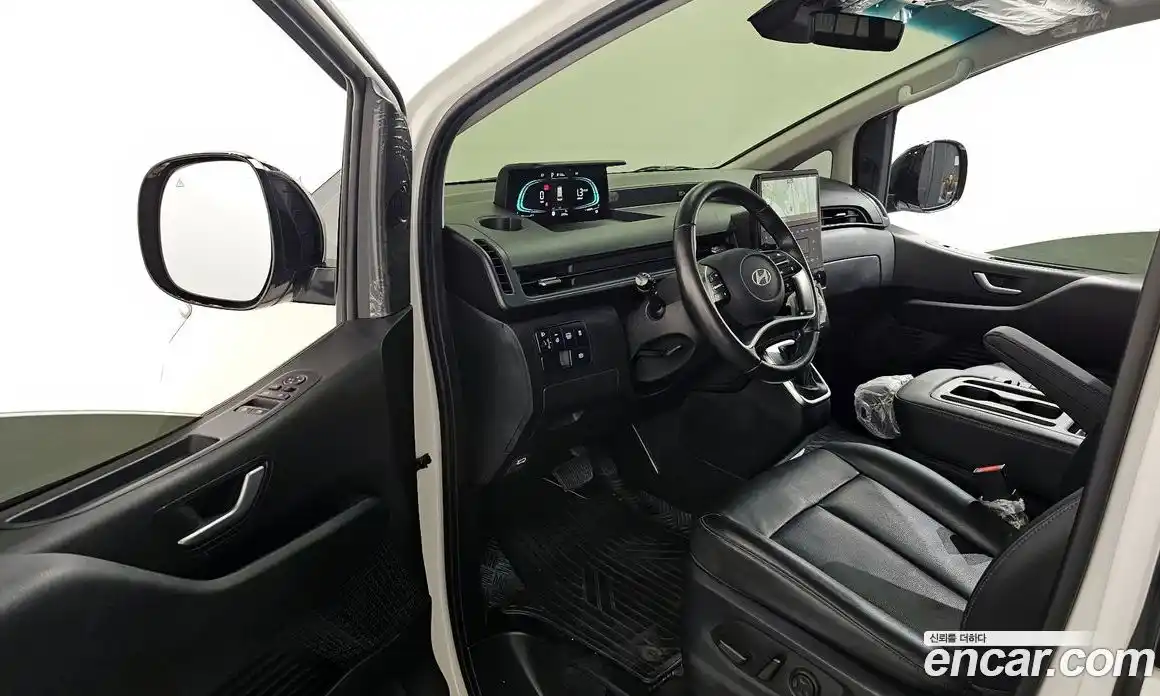 Hyundai Staria 2025 1.6 Автомат в Москве № 48643, фото 3