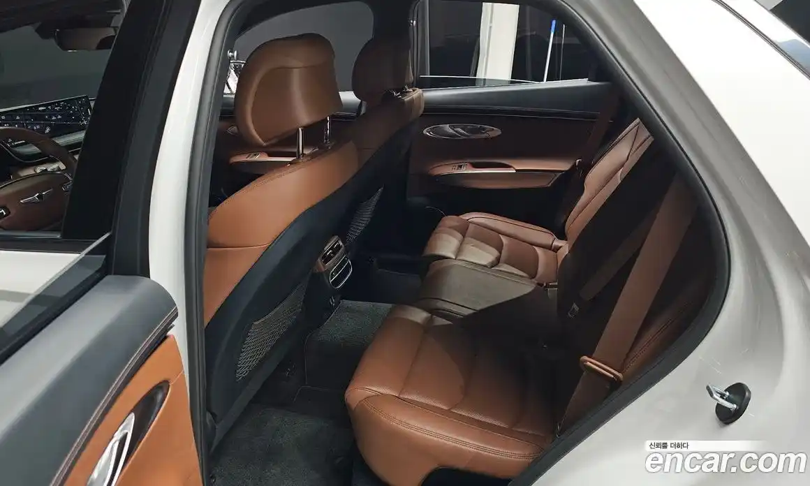 Genesis GV70 2023 2.5 Автомат в Москве № 58060, фото 12