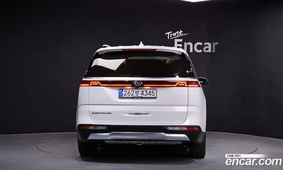 Kia Canival 2021 2.2 Автомат в Москве № 59899, фото 14