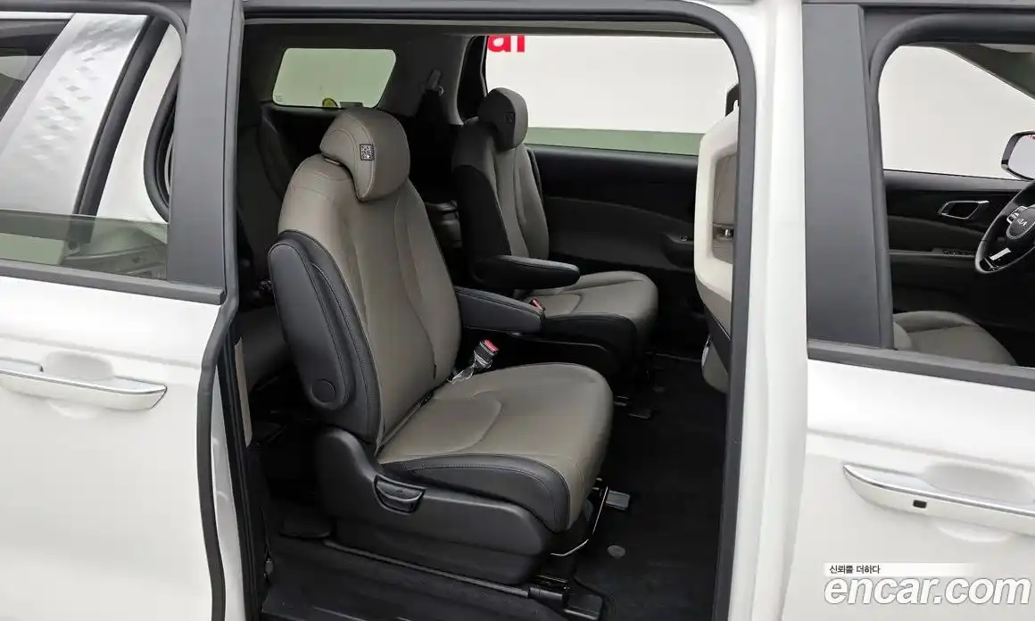 Kia Canival 2024 2.2 Автомат в Москве № 102347, фото 6