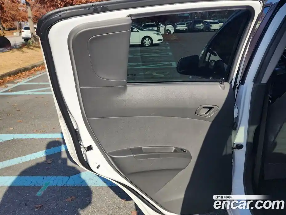 Chevrolet Spark 2012 1.0 Автомат в Москве № 104878, фото 12