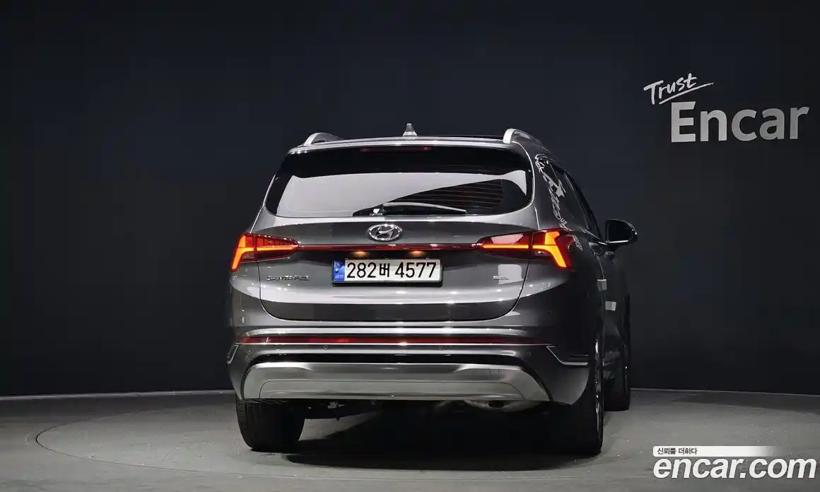 Hyundai Santa Fe 2023 1.6 Автомат в Москве № 109385, фото 4