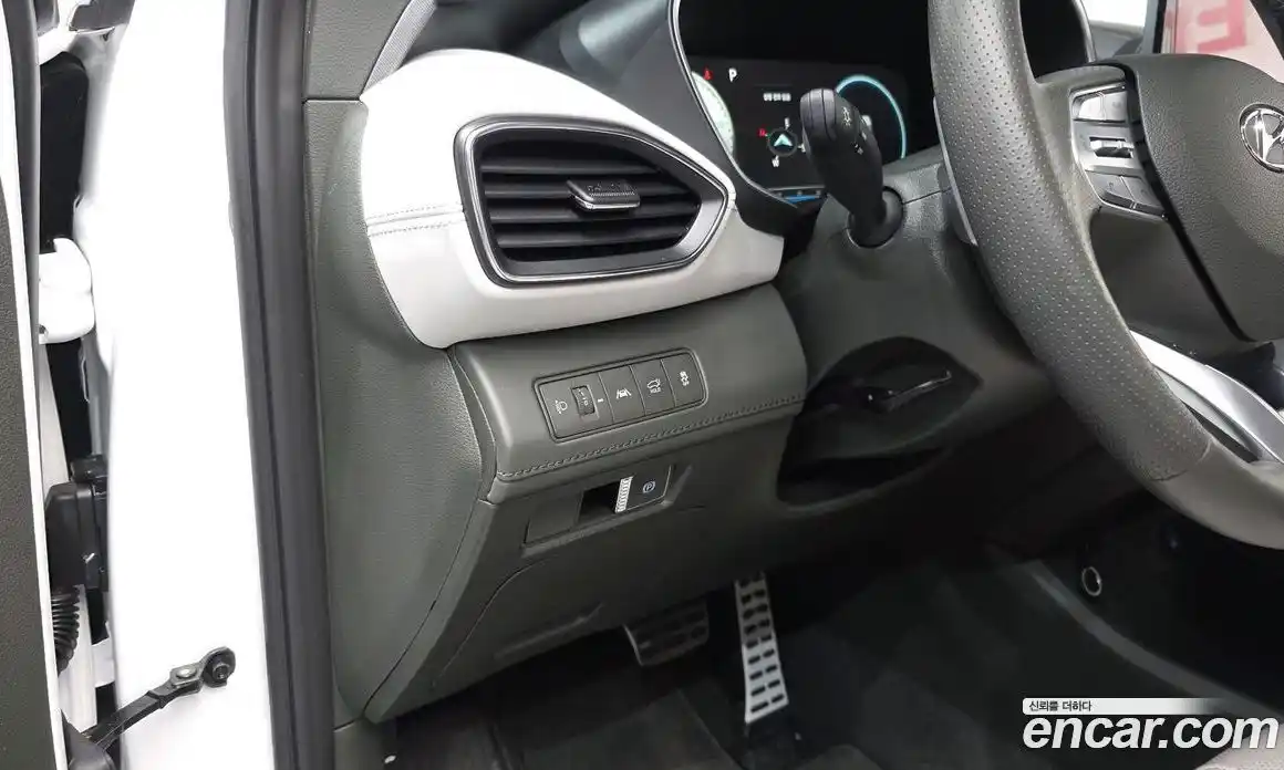 Hyundai Santa Fe 2023 1.6 Автомат в Москве № 110219, фото 13