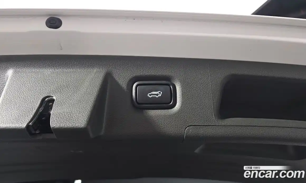 Hyundai Santa Fe 2023 1.6 Автомат в Москве № 110219, фото 17