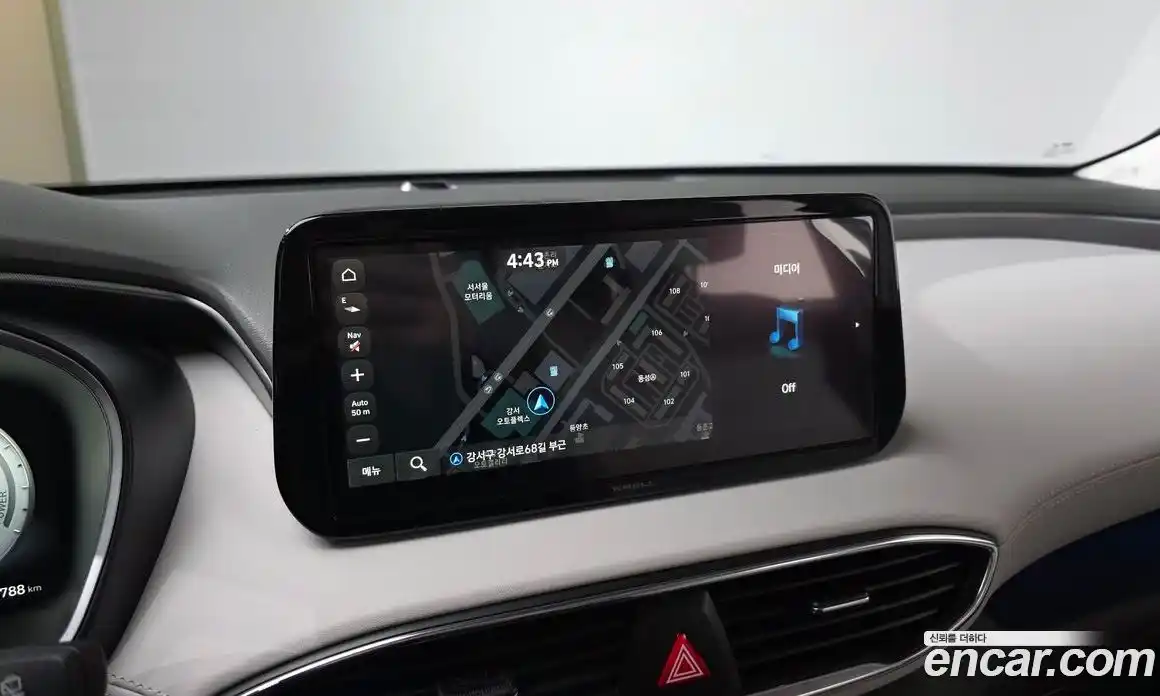 Hyundai Santa Fe 2023 1.6 Автомат в Москве № 110219, фото 3