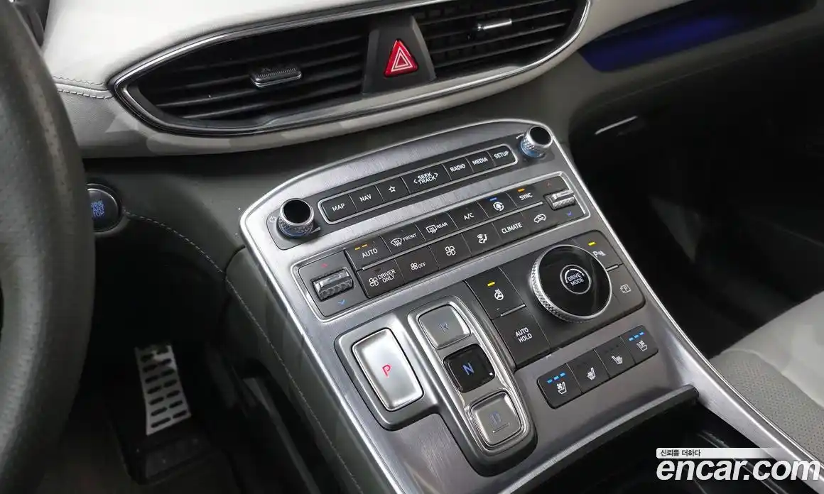 Hyundai Santa Fe 2023 1.6 Автомат в Москве № 110219, фото 4