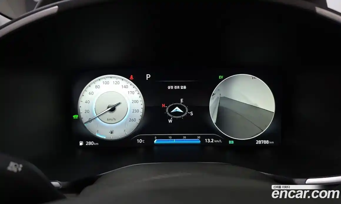 Hyundai Santa Fe 2023 1.6 Автомат в Москве № 110219, фото 9