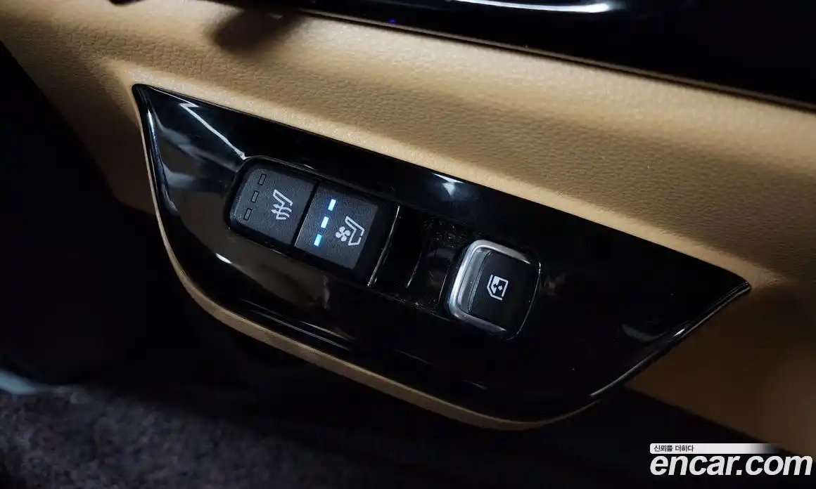 Kia Canival 2023 2.2 Автомат в Москве № 122297, фото 3