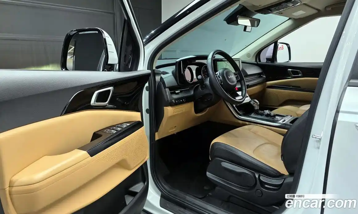 Kia Canival 2023 3.5 Автомат в Москве № 123027, фото 15