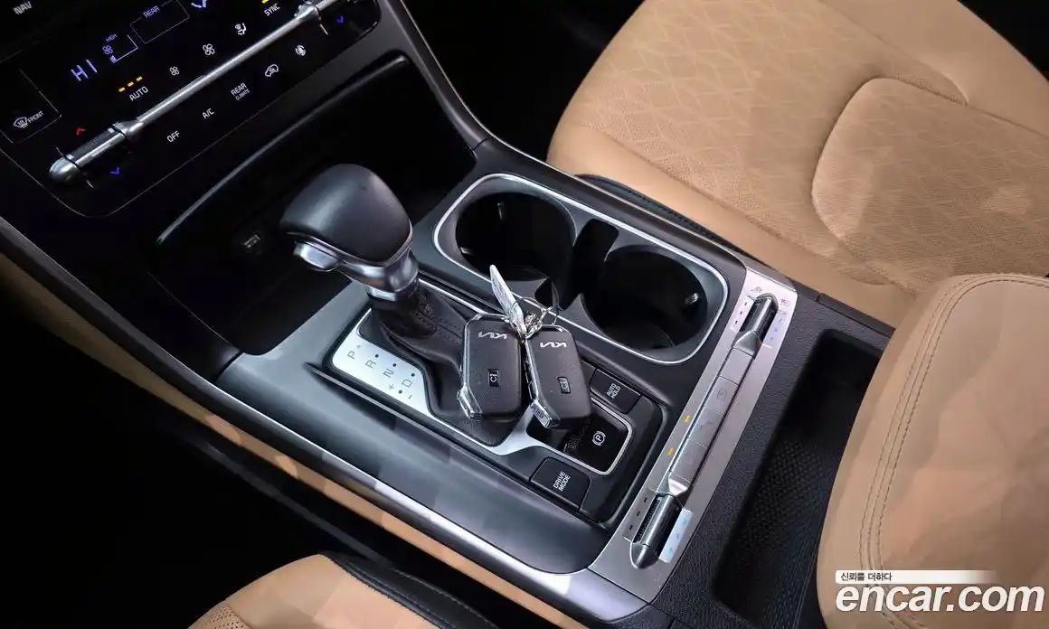 Kia Canival 2023 3.5 Автомат в Москве № 123027, фото 16