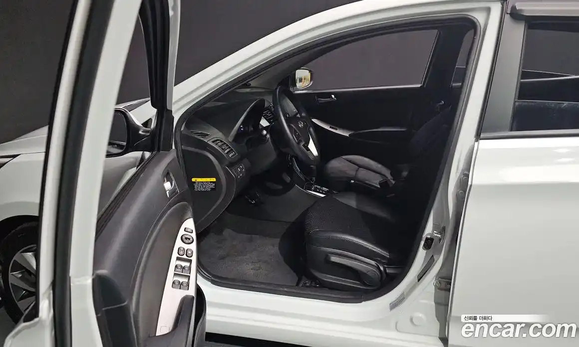 Hyundai Accent 2016 1.6 Автомат в Москве № 124851, фото 12