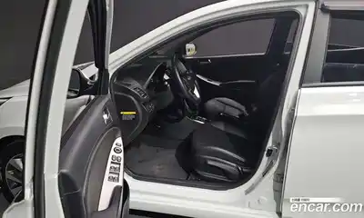 Hyundai Accent 2016 1.6 Автомат в Москве № 124851, миниатюра 12