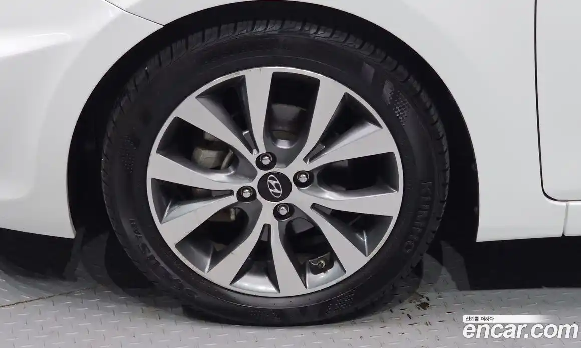 Hyundai Accent 2016 1.6 Автомат в Москве № 124851, фото 8