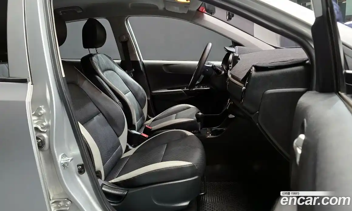 Kia Morning 2017 1.0 Автомат в Москве № 130055, фото 16