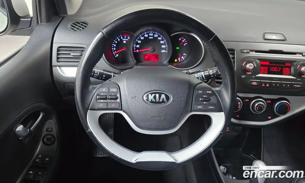 Kia Morning 2016 1.0 Автомат в Москве № 133434, фото 12