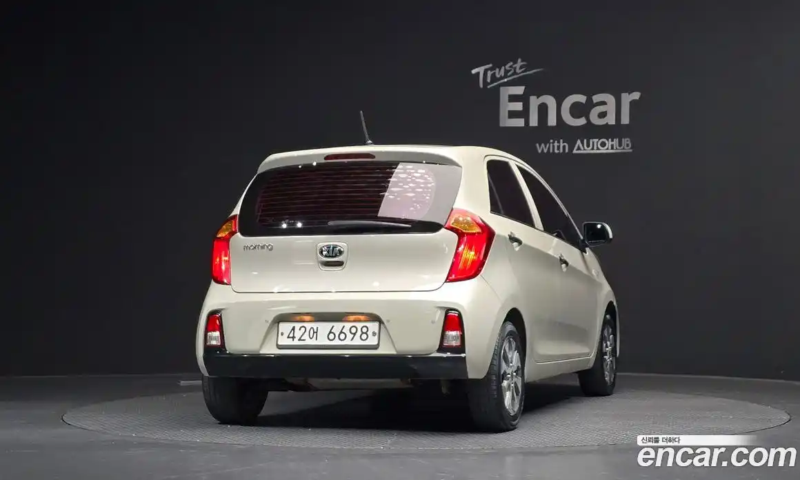 Kia Morning 2016 1.0 Автомат в Москве № 133434, фото 14