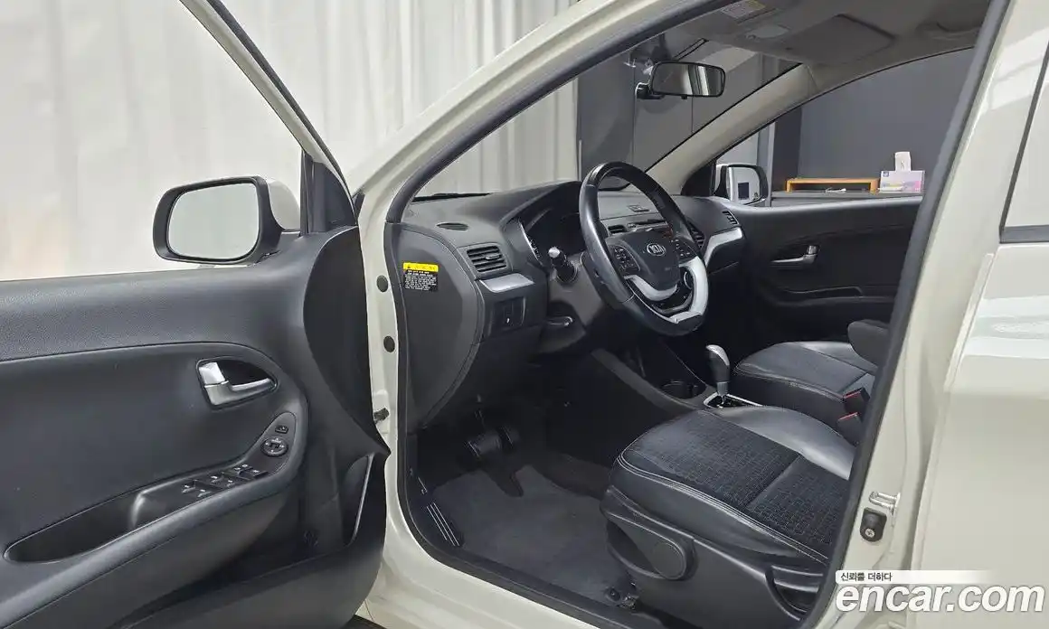 Kia Morning 2016 1.0 Автомат в Москве № 133434, фото 9