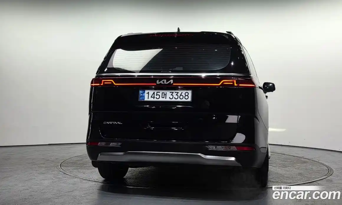 Kia Canival 2023 3.5 Автомат в Москве № 14132, фото 4