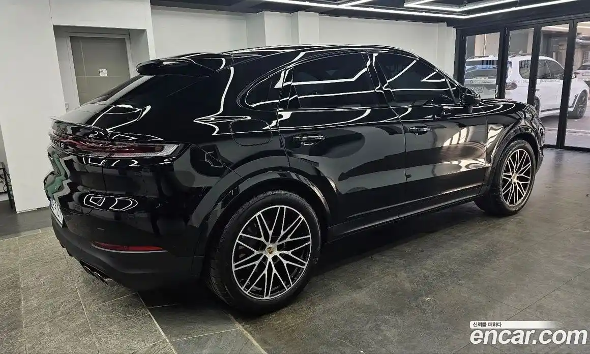 Porsche Cayenne 2024 3.0 Автомат в Москве № 143940, фото 5