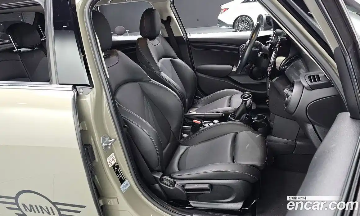 Mini Cooper 2019 1.5 Автомат в Москве № 149588, фото 5