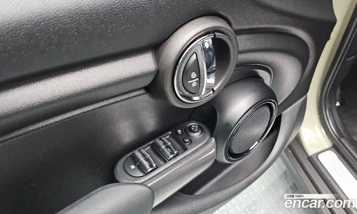 Mini Cooper 2019 1.5 Автомат в Москве № 149588, фото 7