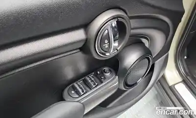 Mini Cooper 2019 1.5 Автомат в Москве № 149588, миниатюра 7