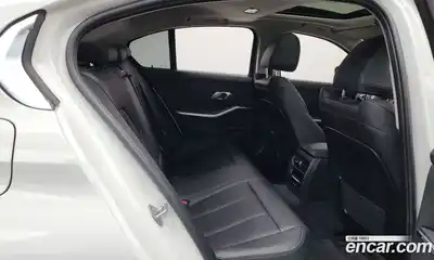 BMW 3-Series 2022 2.0 Автомат в Москве № 154085, миниатюра 11