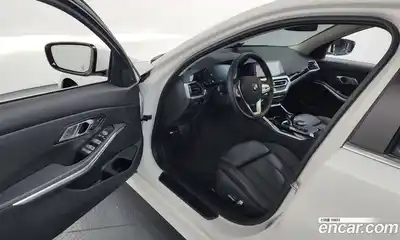 BMW 3-Series 2022 2.0 Автомат в Москве № 154085, миниатюра 10