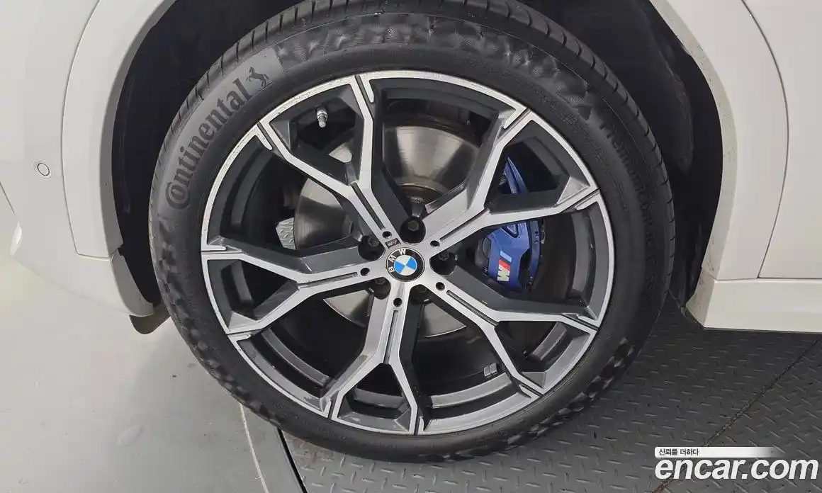 BMW X6 2023 3.0 Автомат в Москве № 155030, фото 1