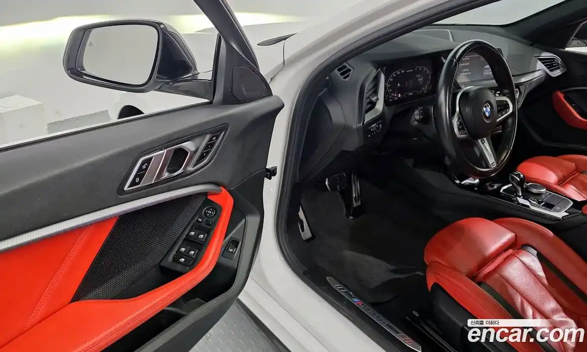 BMW 1-Series 2022 2.0 Автомат в Москве № 157770, фото 1