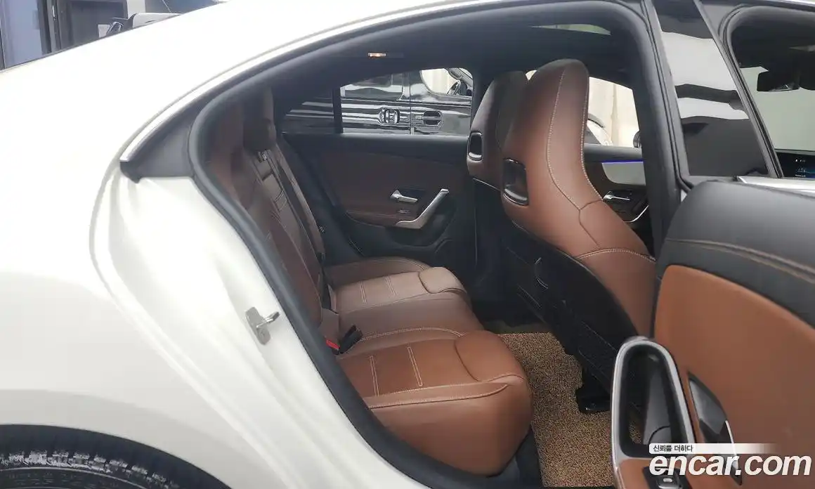 Mercedes-Benz CLA-Class 2023 2.0 Автомат в Москве № 160236, фото 13