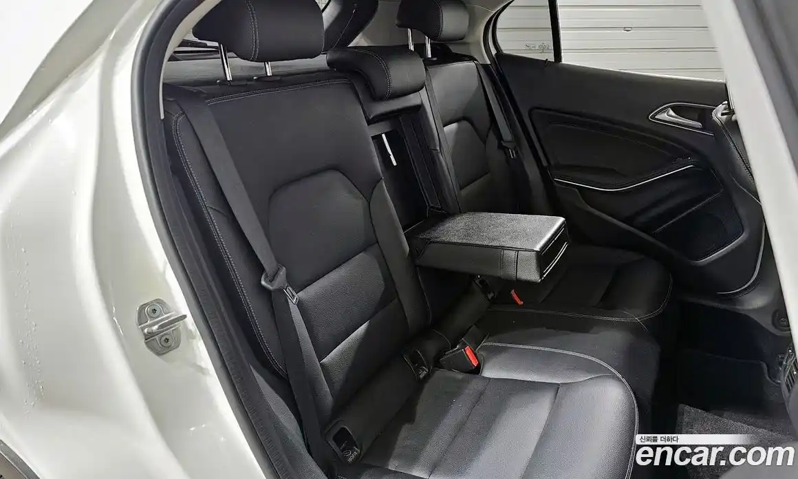 Mercedes-Benz GLA-Class 2019 2.0 Автомат в Москве № 160670, фото 11