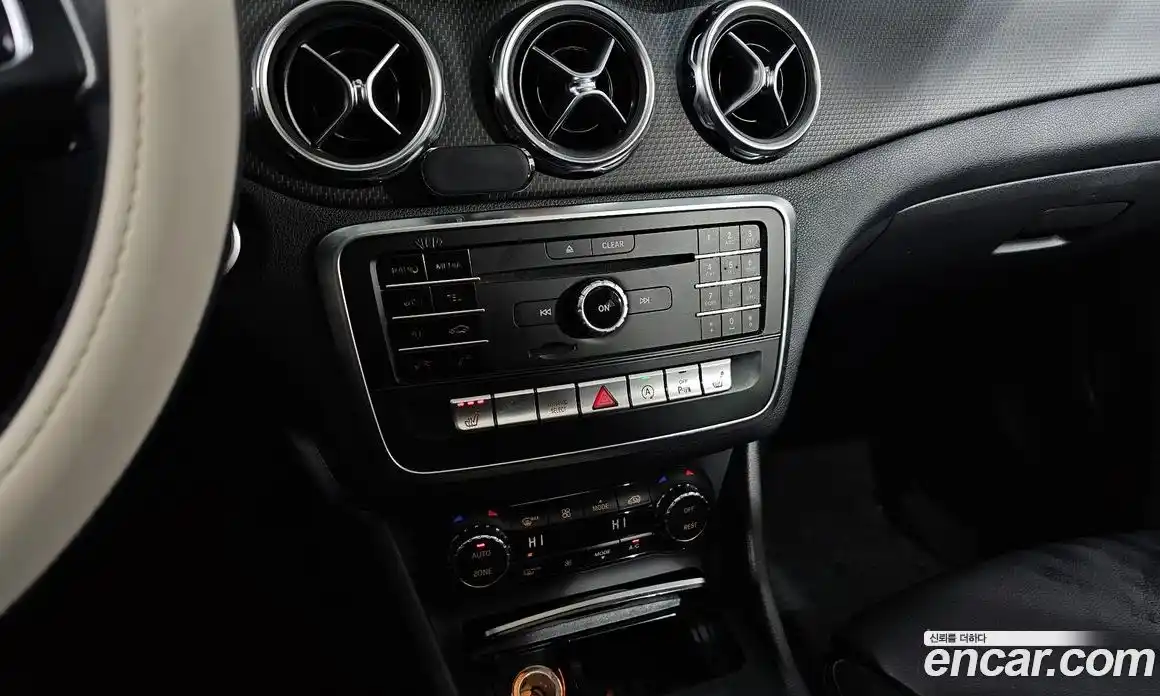 Mercedes-Benz GLA-Class 2019 2.0 Автомат в Москве № 160670, фото 14