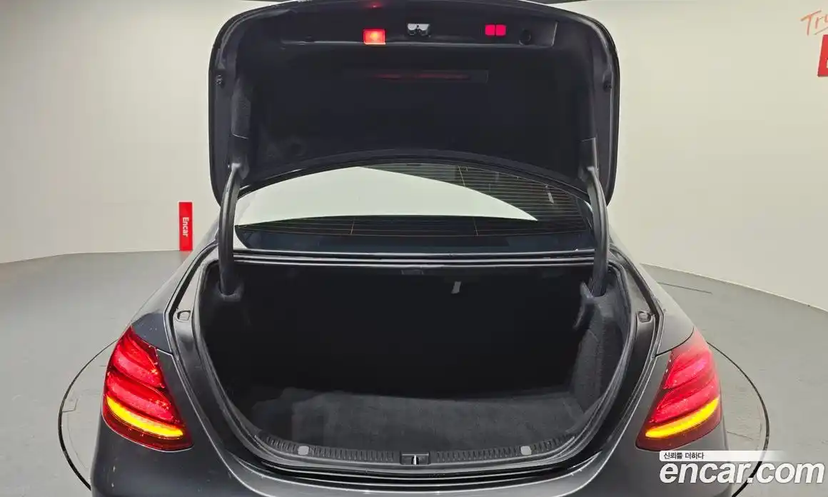 Mercedes-Benz E-Class 2017 2.0 Автомат в Москве № 161192, фото 20