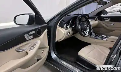 Mercedes-Benz C-Class 2019 1.9 Автомат в Москве № 161327, миниатюра 3