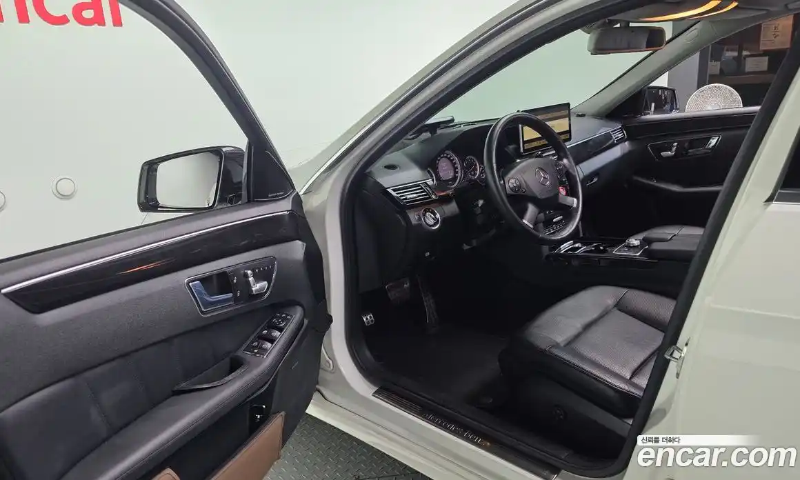 Mercedes-Benz E-Class 2010 3.5 Автомат в Москве № 161539, фото 16