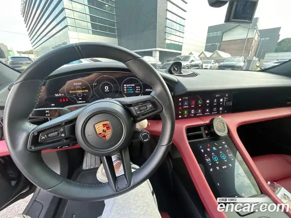 Porsche Taycan 2024 3.0 Автомат в Москве № 161879, фото 4