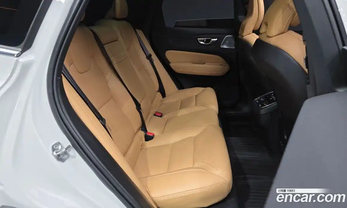 Volvo XC60 2021 2.0 Автомат в Москве № 164281, фото 14