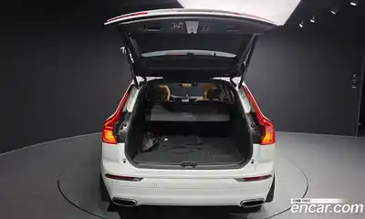 Volvo XC60 2021 2.0 Автомат в Москве № 164281, миниатюра 9