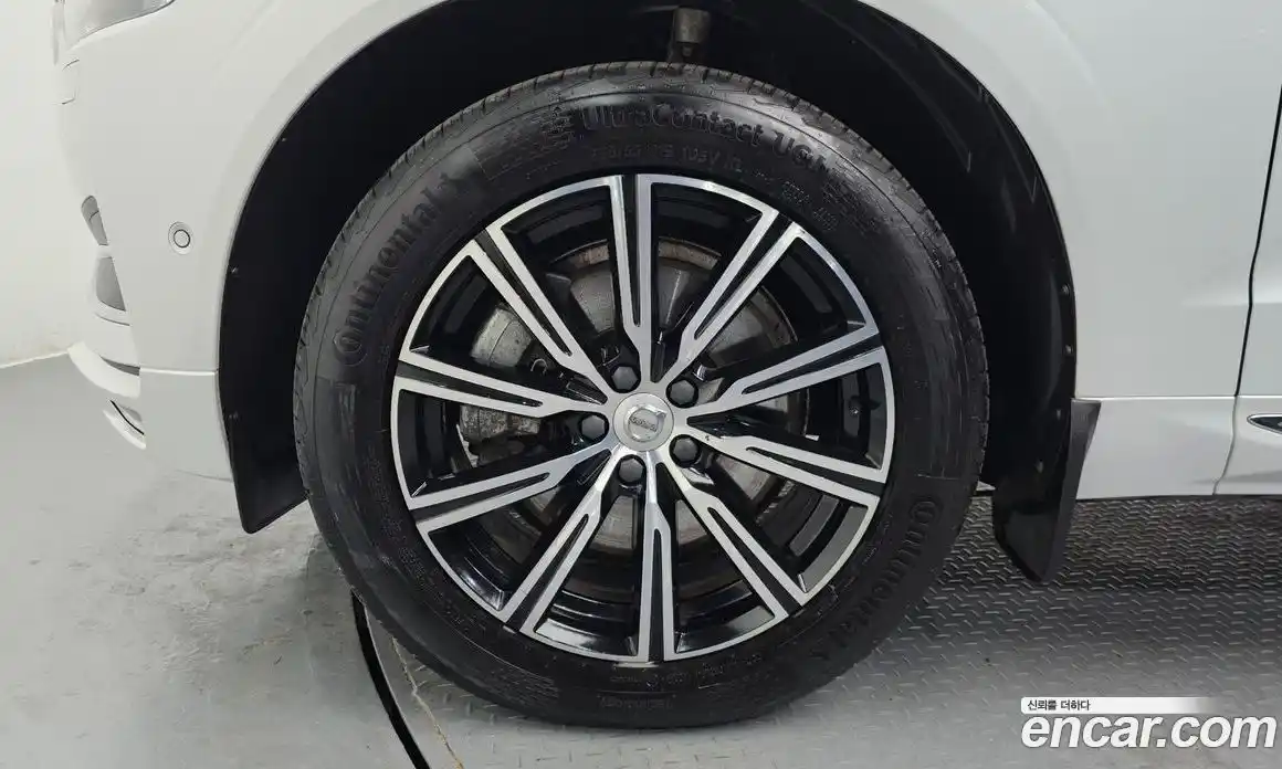 Volvo XC60 2020 2.0 Автомат в Москве № 164492, фото 1